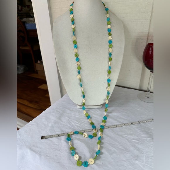 Splatter wood beaded necklace - Picture 5 of 8